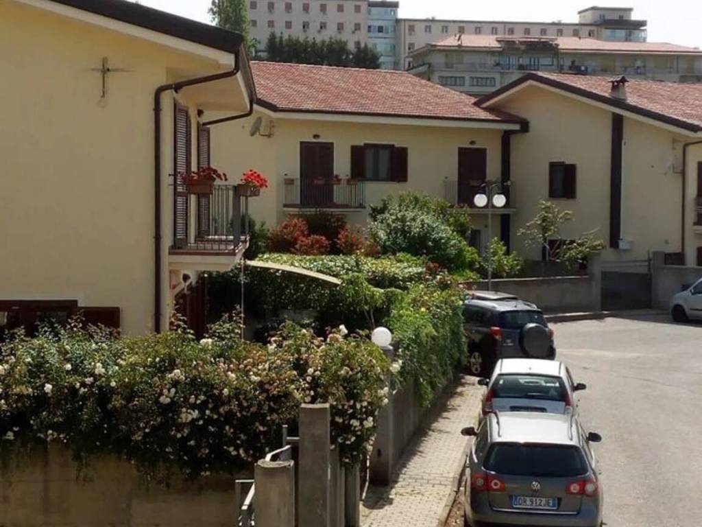 casa indipendente in vendita a Dipignano in zona Laurignano