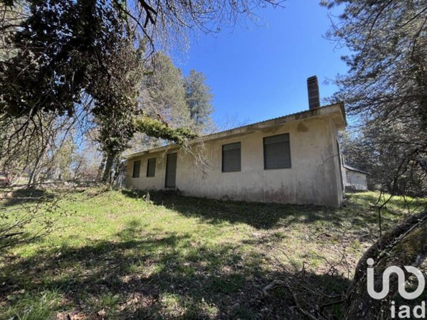 casa indipendente in vendita a Domanico