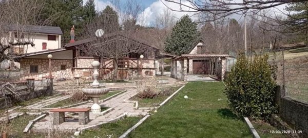 casa indipendente in vendita a Domanico