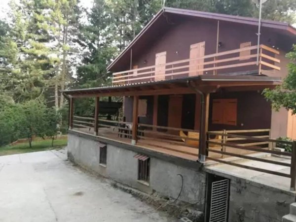 casa indipendente in vendita a Domanico