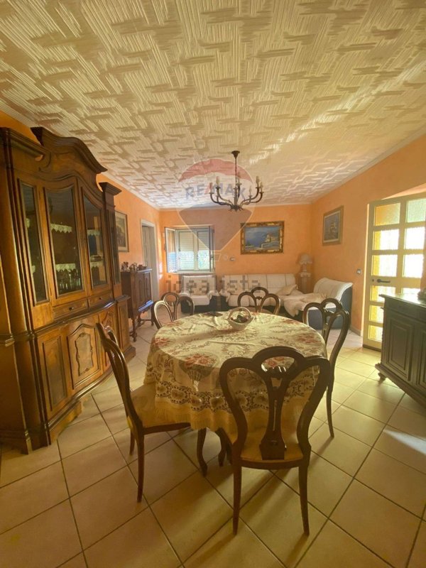 casa indipendente in vendita a Fagnano Castello