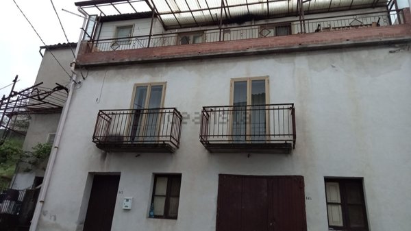 casa indipendente in vendita a Fagnano Castello