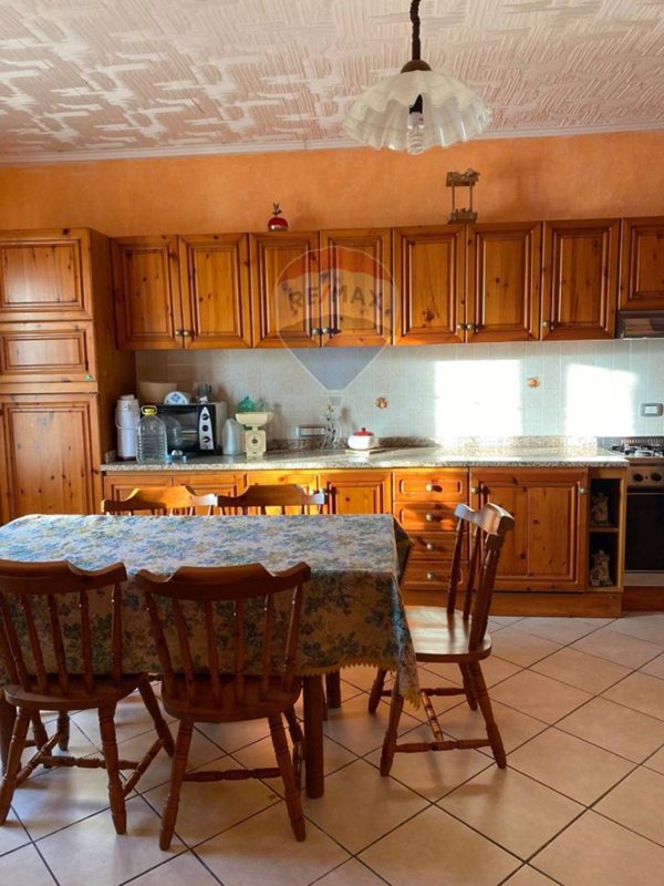 casa indipendente in vendita a Fagnano Castello