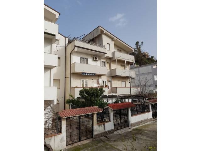 appartamento in vendita a Falconara Albanese