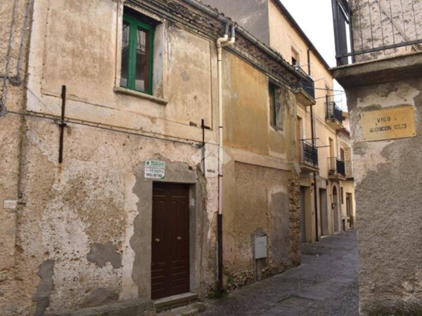 appartamento in vendita a Falconara Albanese