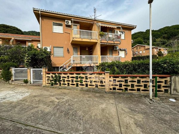 appartamento in vendita a Falconara Albanese