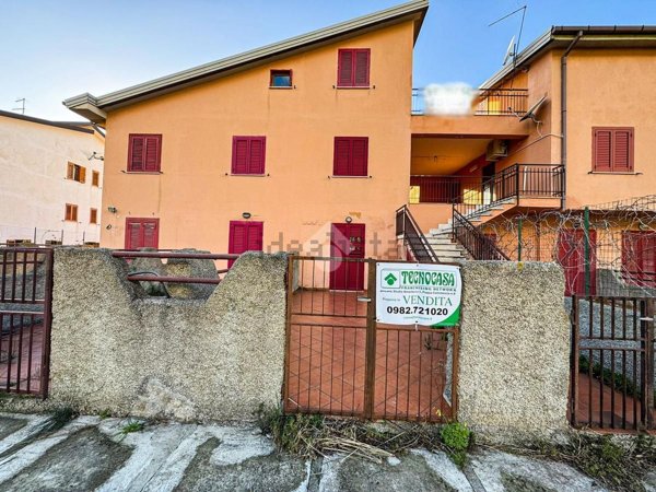 appartamento in vendita a Falconara Albanese