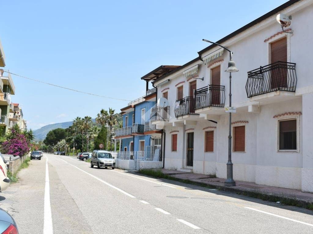 appartamento in vendita a Falconara Albanese