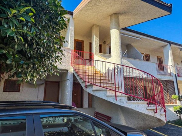 appartamento in vendita a Falconara Albanese