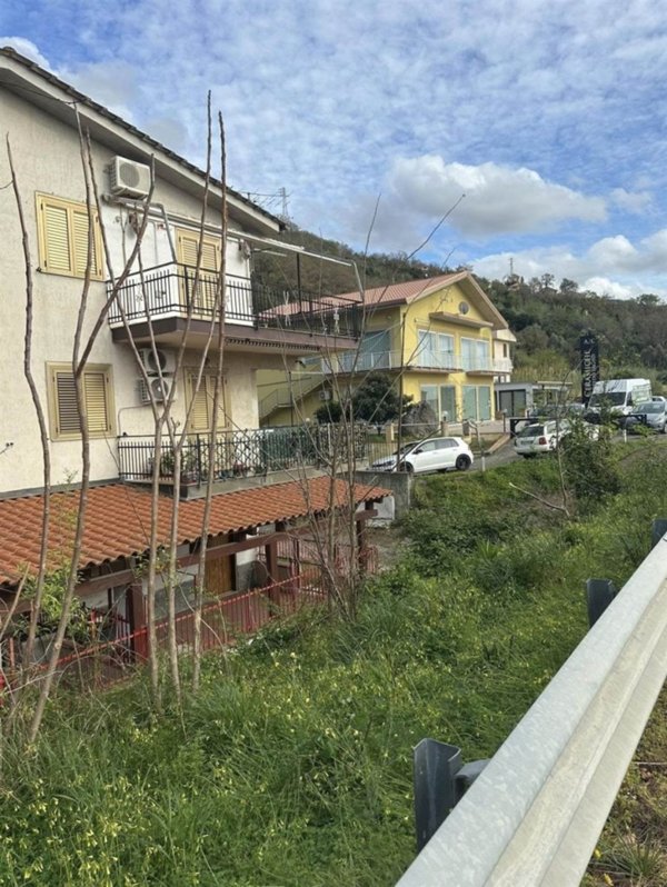 appartamento in vendita a Falconara Albanese