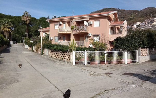 appartamento in vendita a Falconara Albanese