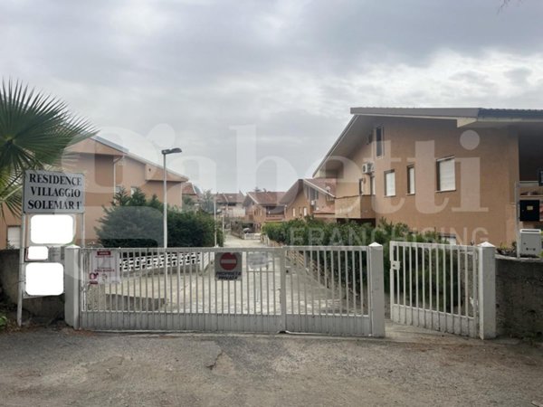 appartamento in vendita a Falconara Albanese