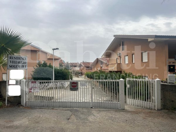 appartamento in vendita a Falconara Albanese