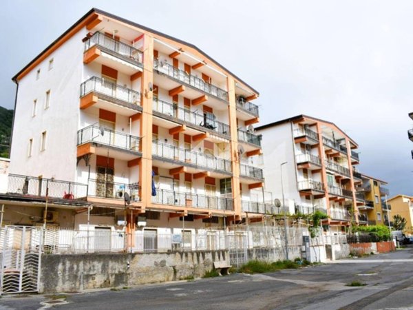 appartamento in vendita a Falconara Albanese
