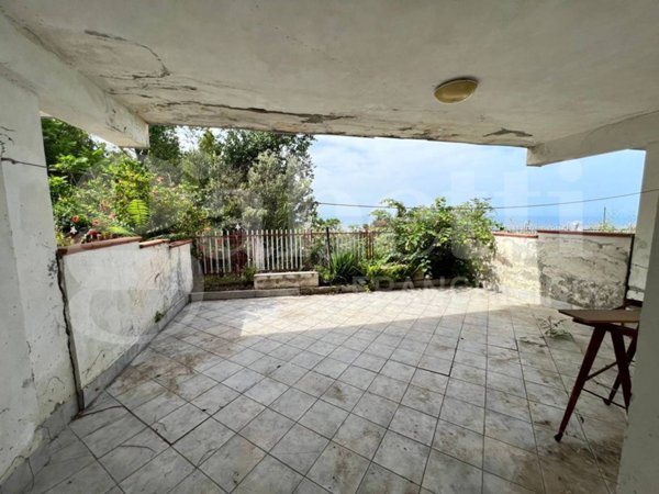 appartamento in vendita a Falconara Albanese
