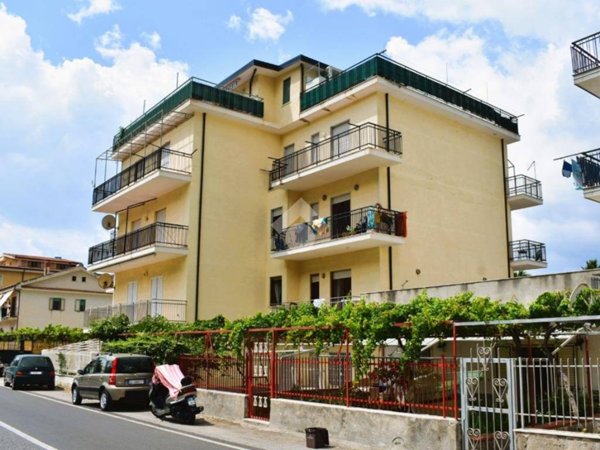 appartamento in vendita a Falconara Albanese