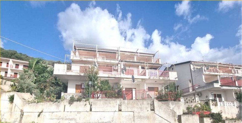 appartamento in vendita a Falconara Albanese