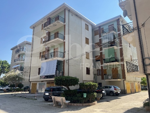 appartamento in vendita a Falconara Albanese