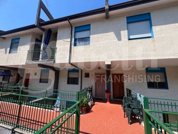 appartamento in vendita a Falconara Albanese