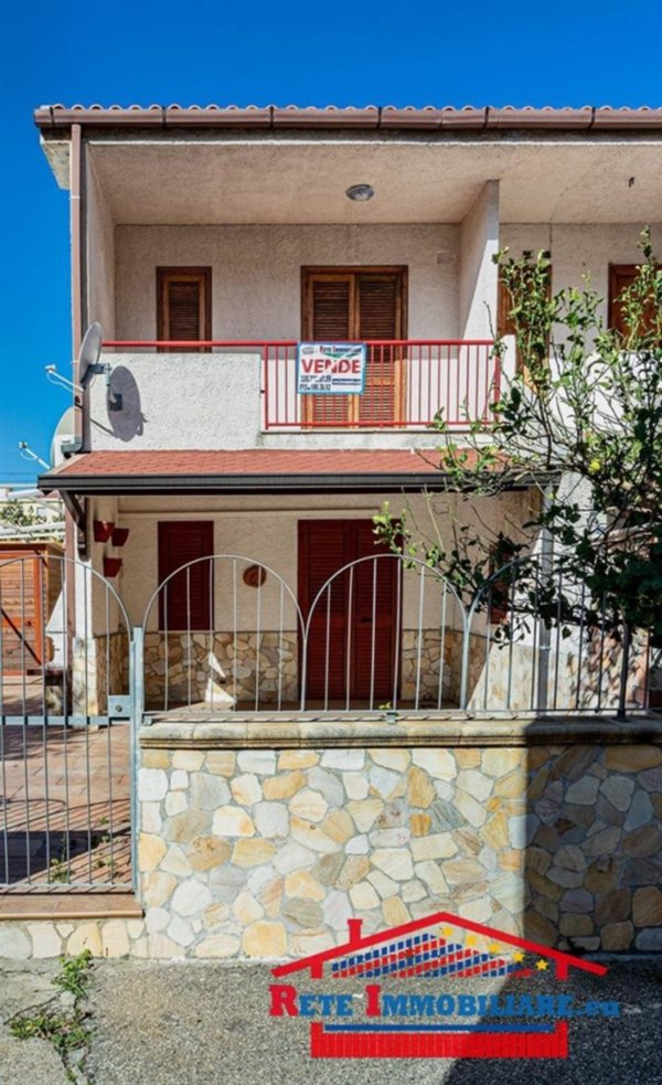 appartamento in vendita a Falconara Albanese