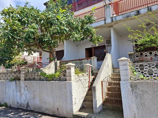 appartamento in vendita a Falconara Albanese