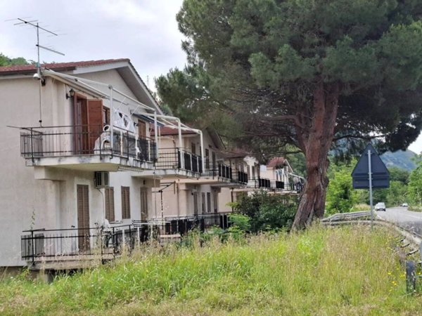 appartamento in vendita a Falconara Albanese