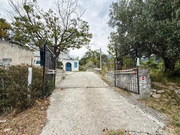 appartamento in vendita a Falconara Albanese