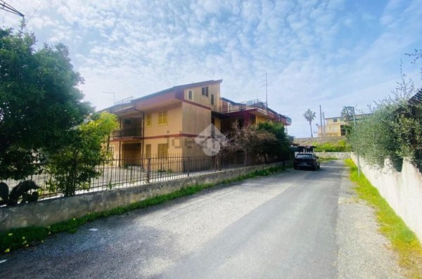 appartamento in vendita a Falconara Albanese