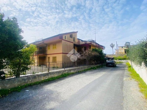 appartamento in vendita a Falconara Albanese