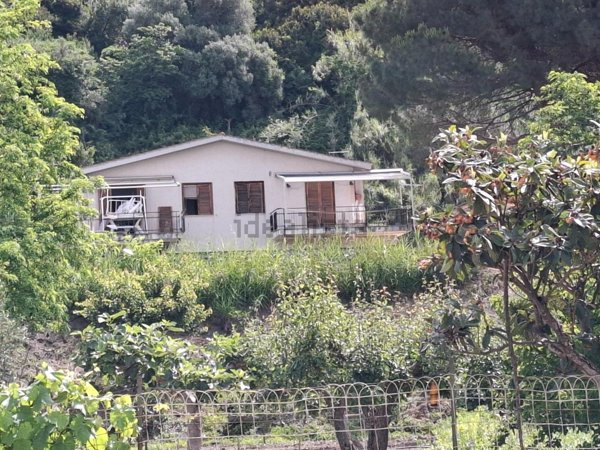 appartamento in vendita a Falconara Albanese