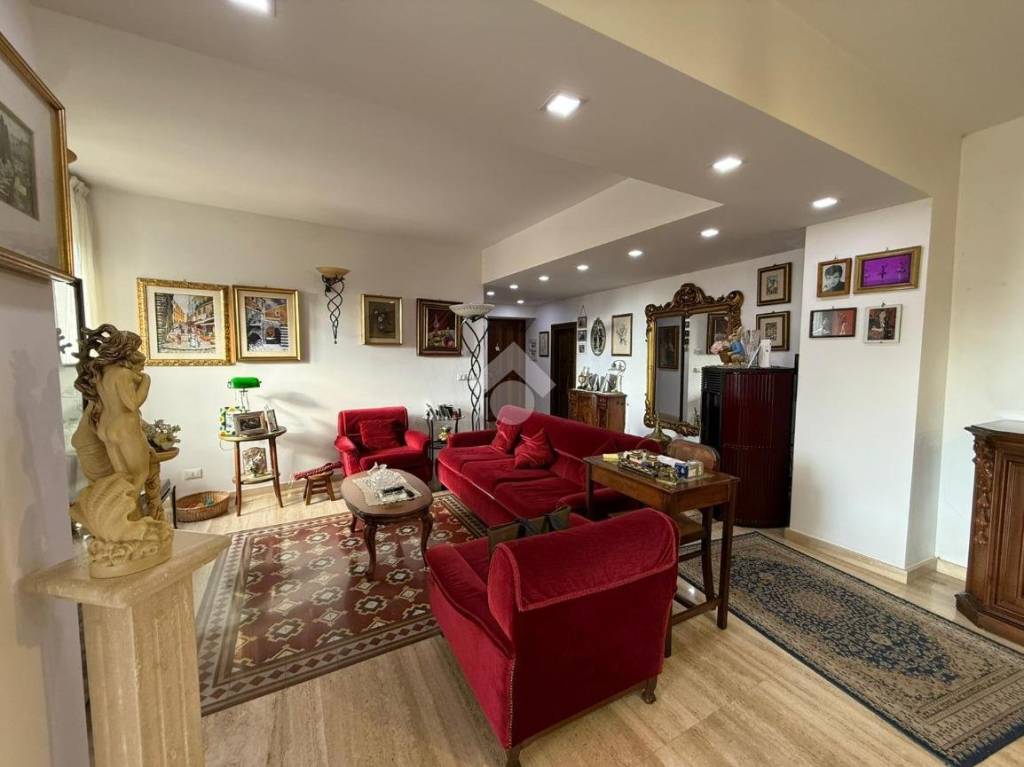 appartamento in vendita a Falconara Albanese