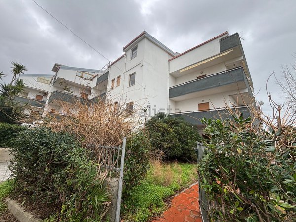 appartamento in vendita a Falconara Albanese