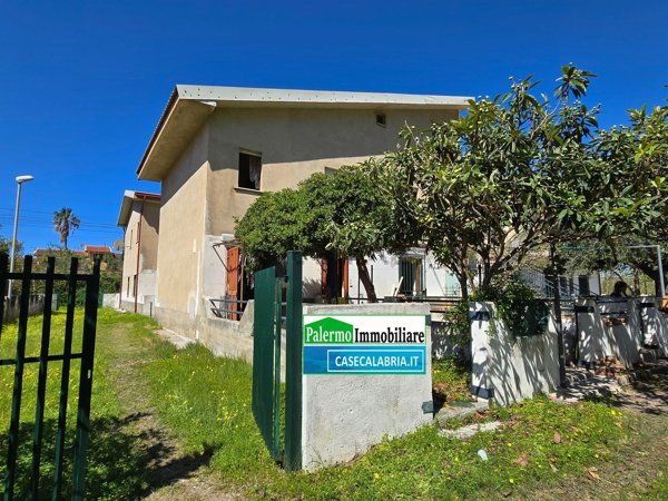 appartamento in vendita a Falconara Albanese