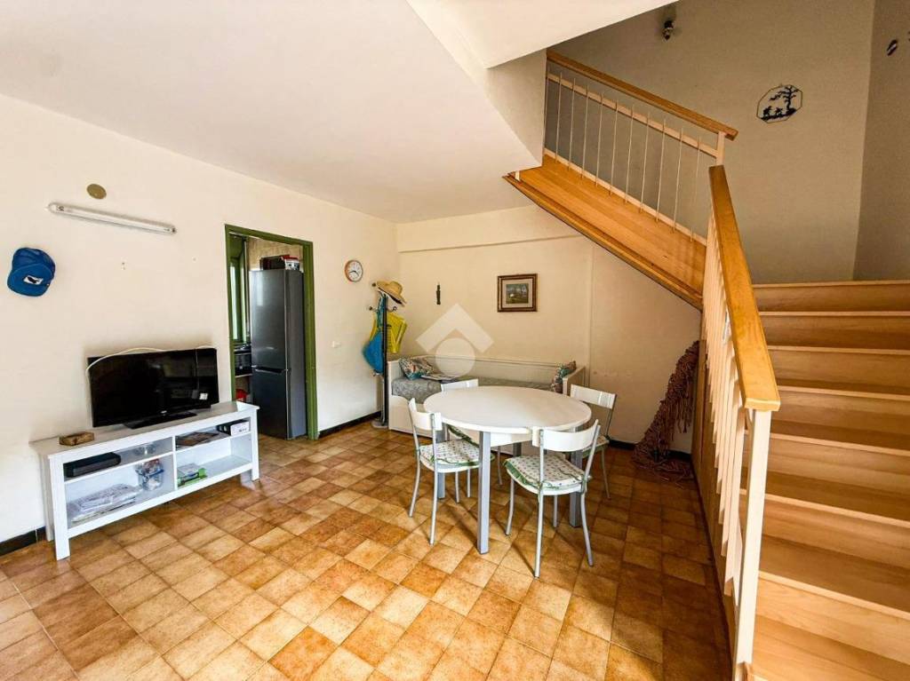 appartamento in vendita a Falconara Albanese