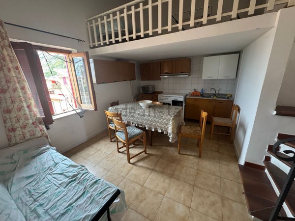 appartamento in vendita a Falconara Albanese