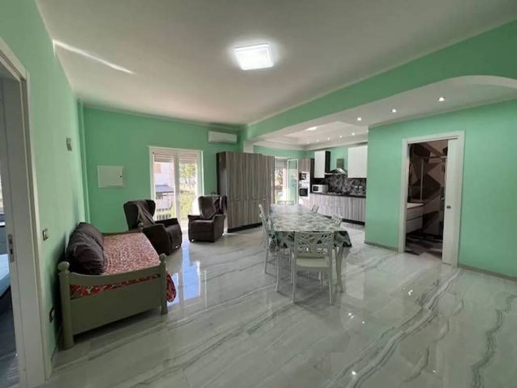 appartamento in vendita a Falconara Albanese