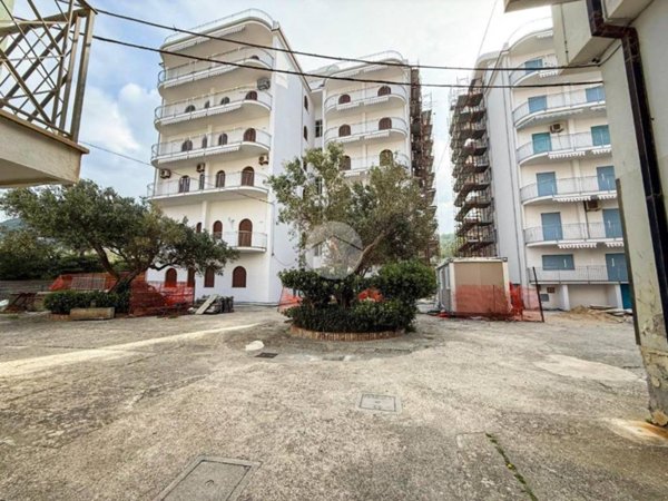 appartamento in vendita a Falconara Albanese