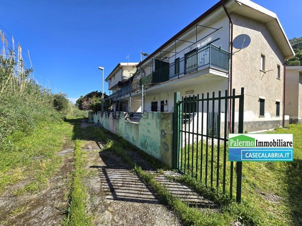 appartamento in vendita a Falconara Albanese