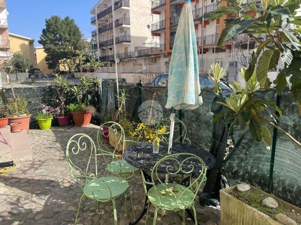 appartamento in vendita a Falconara Albanese