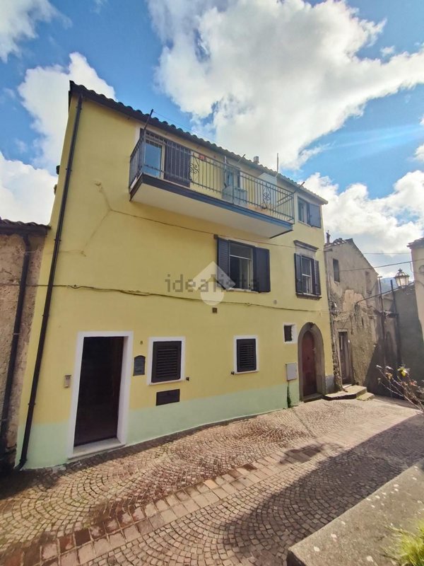 casa indipendente in vendita a Falconara Albanese