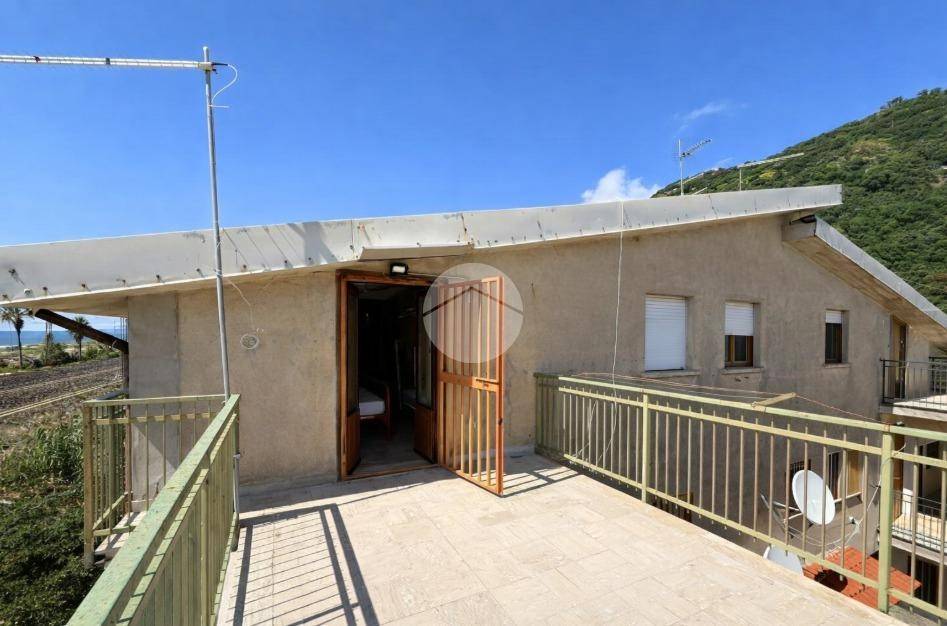 appartamento in vendita a Falconara Albanese