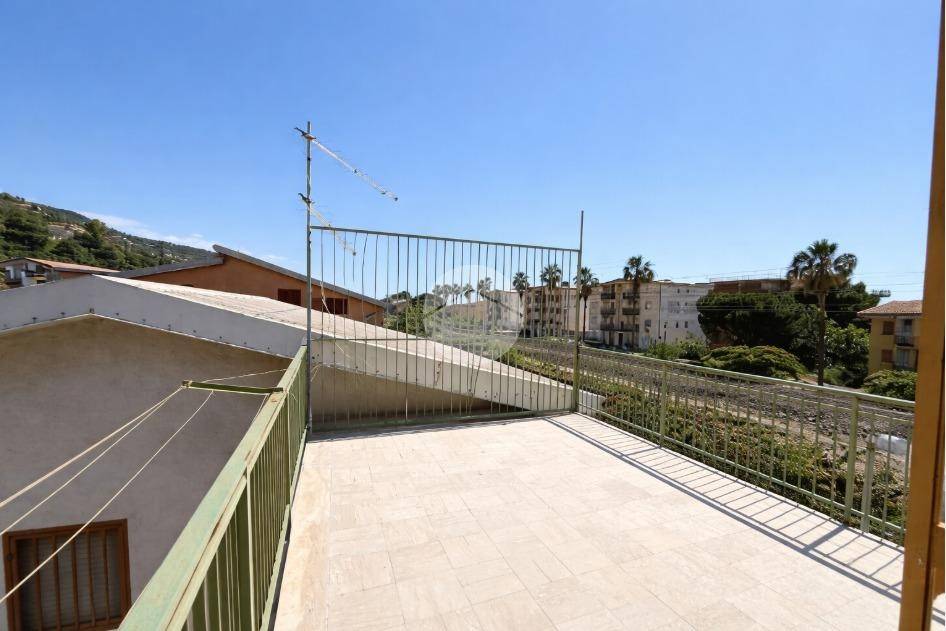 appartamento in vendita a Falconara Albanese