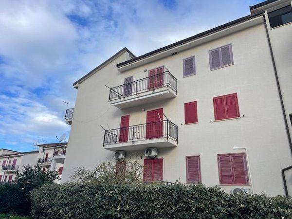 appartamento in vendita a Falconara Albanese