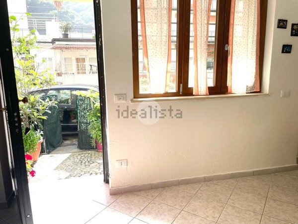 appartamento in vendita a Falconara Albanese