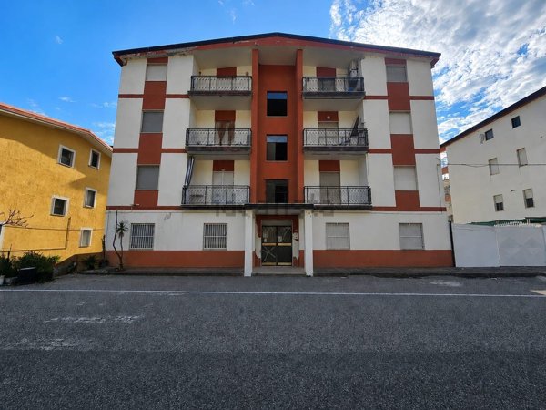 appartamento in vendita a Falconara Albanese