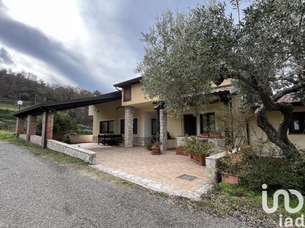 casa indipendente in vendita a Fiumefreddo Bruzio in zona Stazione