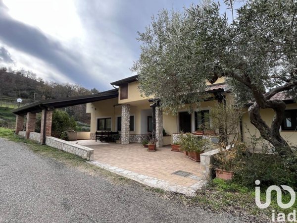 casa indipendente in vendita a Fiumefreddo Bruzio in zona Stazione
