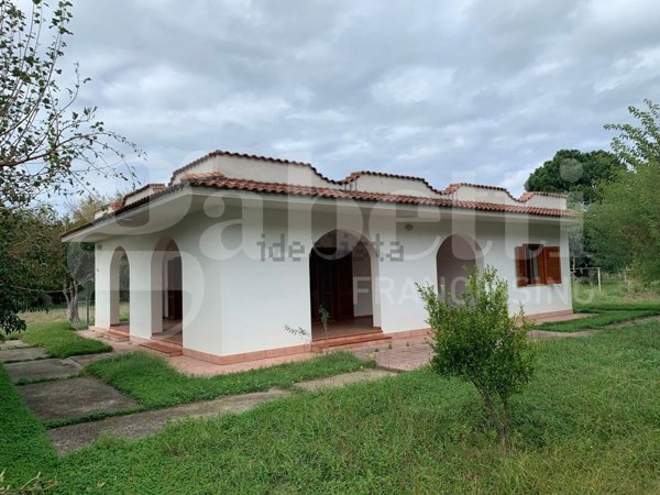 casa indipendente in vendita a Fiumefreddo Bruzio