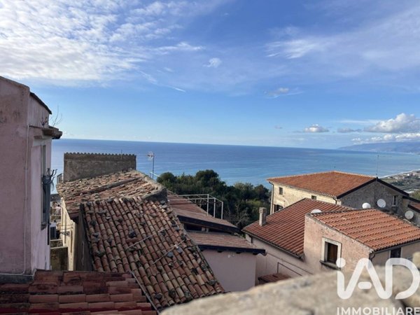 casa indipendente in vendita a Fiumefreddo Bruzio in zona Stazione