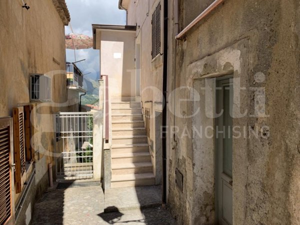 casa indipendente in vendita a Fiumefreddo Bruzio